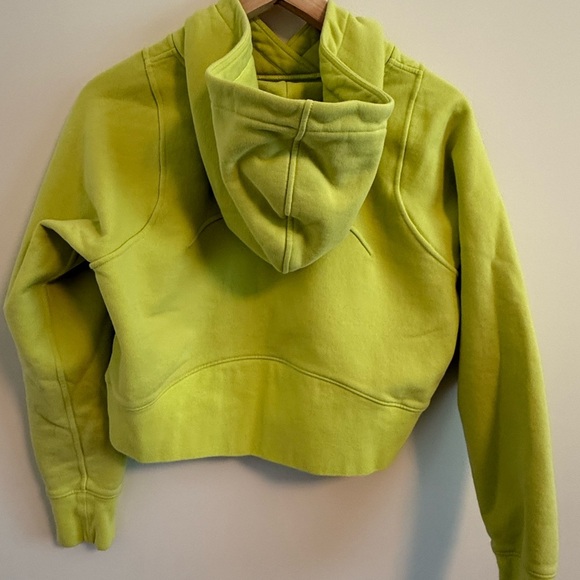 Lululemon Athletica Cropped Hoodie ELLE Sweatshirt, size 4 - Picture 2 of 7